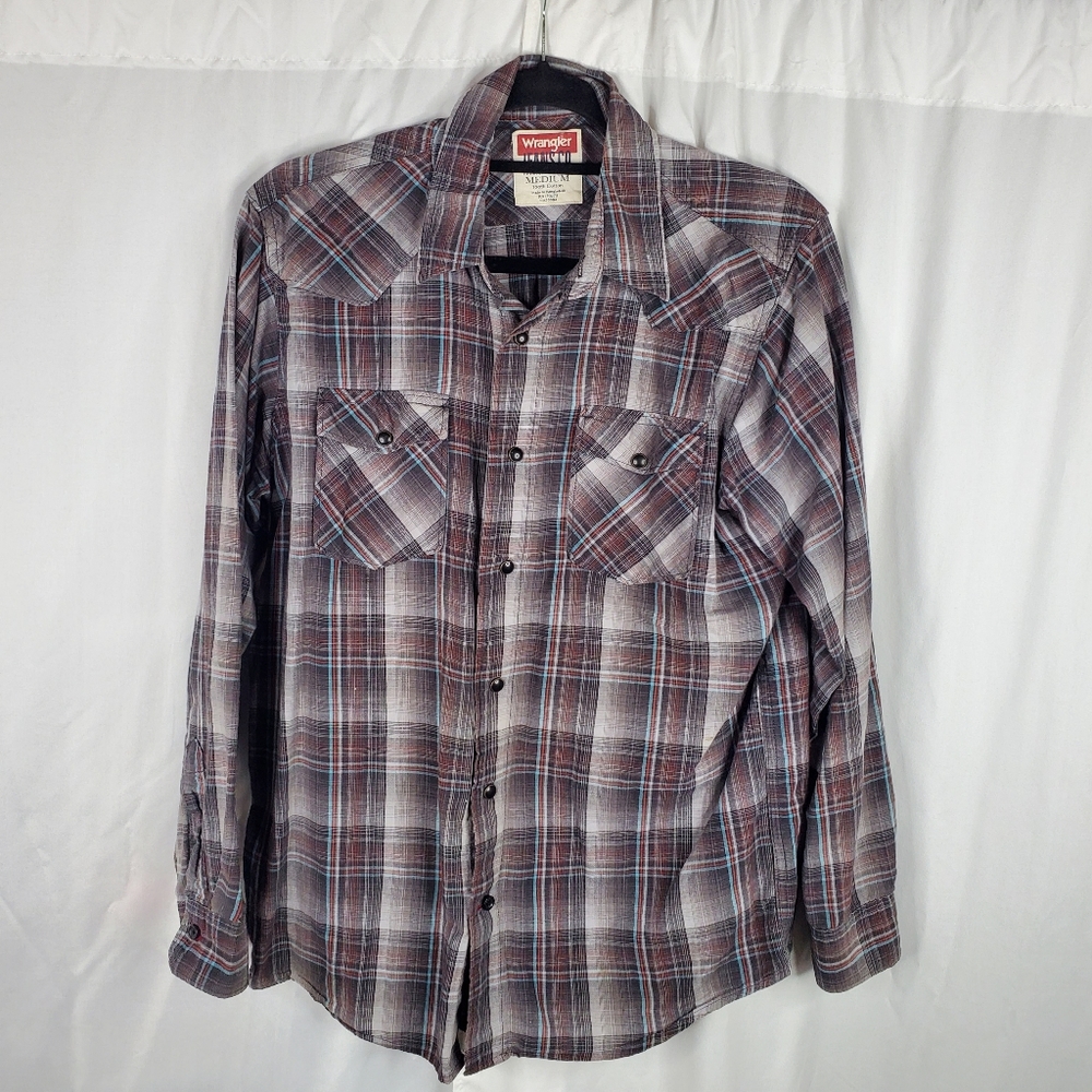 ♡ Wrangler Snap Front Plaid Shirt Size Medium Red White Blue and Gray